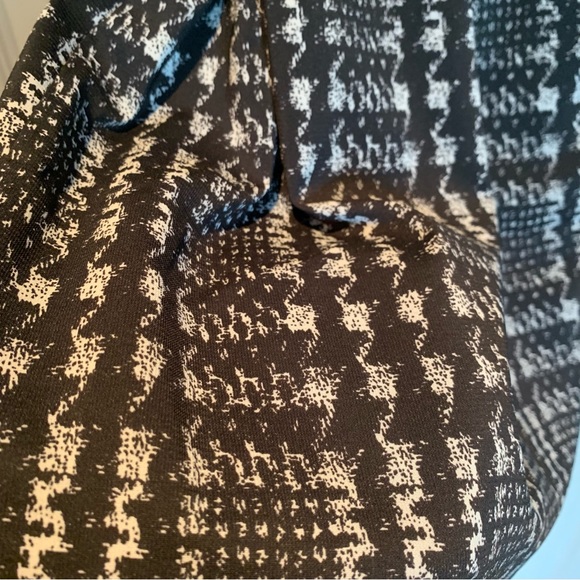 👗 CHIC NWOT Sleeveless Tartan Dress - Picture 4 of 5